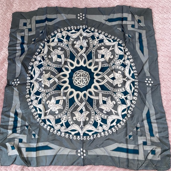 Anne Klein Accessories - Anne Klein silk scarf